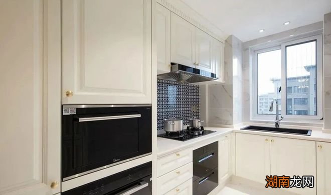 厨房再装一定把这柜子安排上,内嵌电器还收纳多多,空间瞬间宽敞