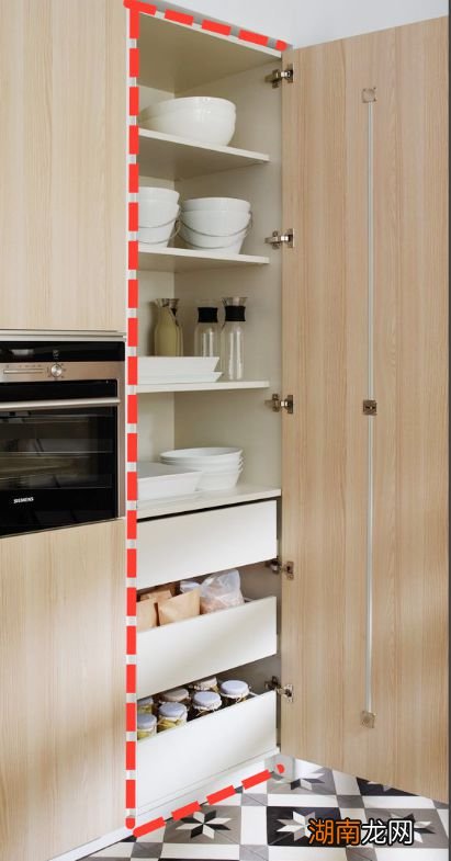 厨房再装一定把这柜子安排上,内嵌电器还收纳多多,空间瞬间宽敞