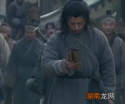 韩信胯下之辱时不是戴着剑吗 韩信为何不杀屠户