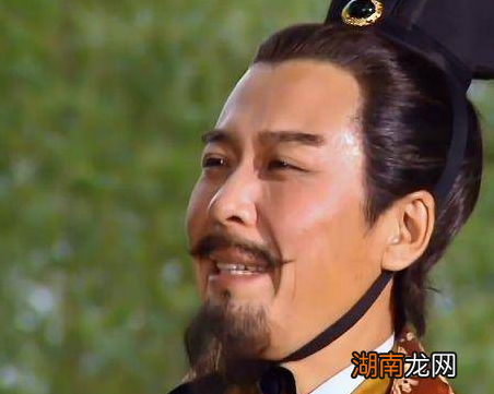 汉献帝还活着的时候 刘备匡扶汉室为什么还要称帝