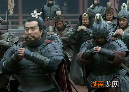 吕布杀了董卓之后 王允为何没有收降董卓的部队