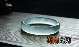 孩子摔碎了我的翡翠镯子怎么办