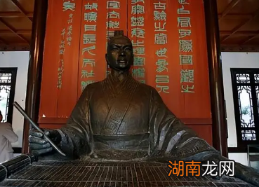 为什么说贾谊的一生是个悲剧？他经历了什么？