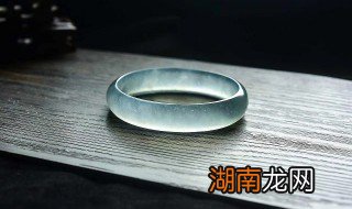 翡翠镯子怎么打碎 玉镯子怎么打碎