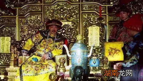 嘉庆皇帝能力如此平庸 乾隆为什么还要传位给他