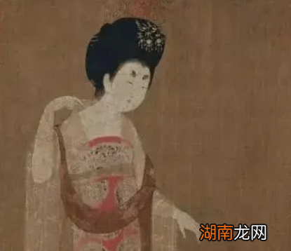 在唐朝时期,女性hi如何修饰自己的?