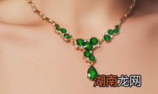 不小心摔碎了别人的翡翠怎么办