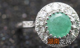 翡翠紫罗兰怎么看表现,紫罗兰翡翠的鉴别方法