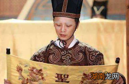 古代皇宫中明明有漂亮的宫女 皇帝为什么还要用太监伺候自己