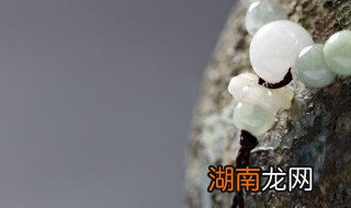 翡翠大佛的寓意 戴翡翠佛有什么喻意