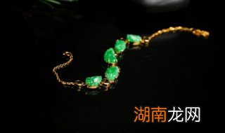 翡翠叶子的寓意是什么 翡翠挂件叶子代表什么意思