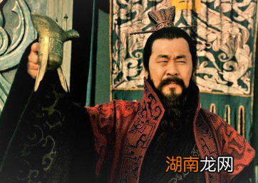 张绣害死了曹操的儿子，为何还被曹操封为千户侯？