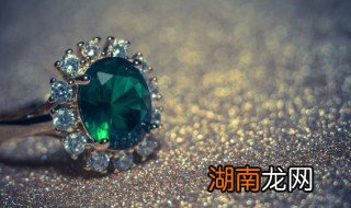 翡翠卯水是什么意思 什么是翡翠全卯水