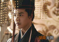 曹操去世后，为何曹丕不愿意挟天子令诸侯呢？