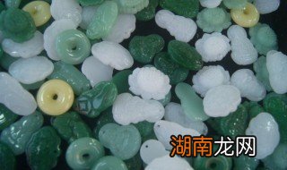 翡翠为什么会出现暗裂 翡翠暗裂与暗纹