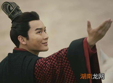 曹操喜欢曹植却让曹丕接手位置 曹操为什么要那么做