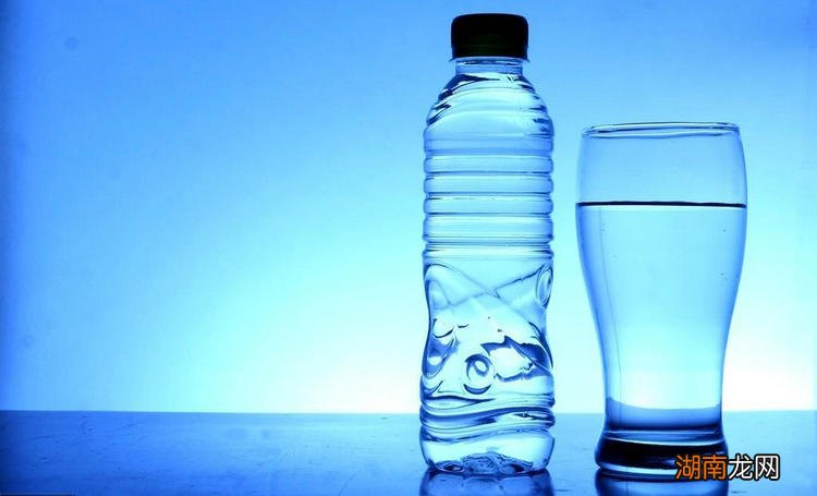 白酒可以当玻璃水用吗