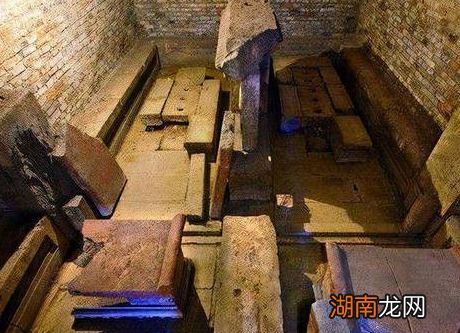 古代皇帝在用活人殉葬的时候 墓中之人能够活多久