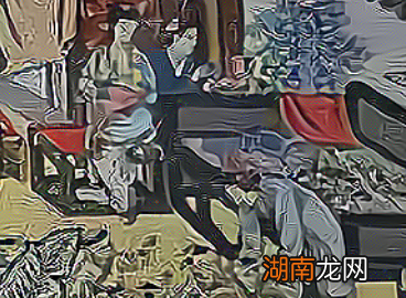 历史上宋徽宗在位时期的社会救济制度是如何发展的?