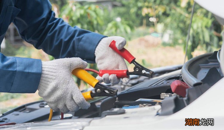 汽车电瓶亏电会有什么症状