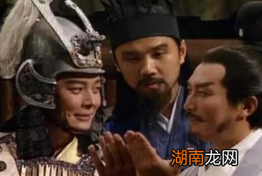 赤壁之战中，周瑜和诸葛亮的功绩谁更高呢？