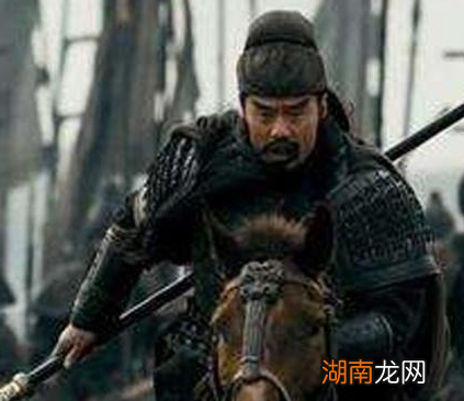 关羽败走麦城时突围不了 手下的小将为何能突围成功