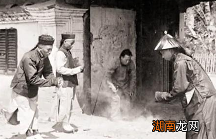 古代皇宫里边为什么有女太监 她们又是怎么净身的