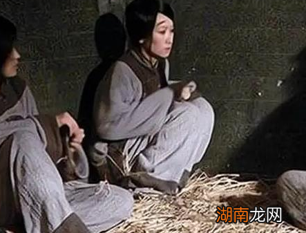 古代皇宫里边为什么有女太监 她们又是怎么净身的
