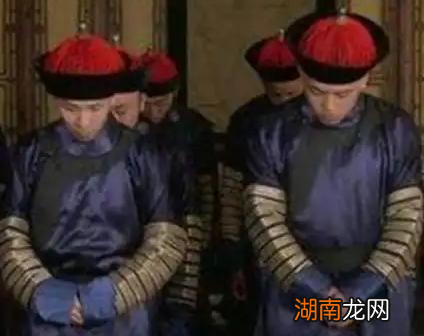 古代皇宫里边为什么有女太监 她们又是怎么净身的