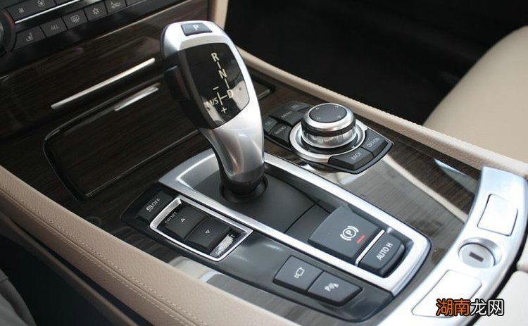 自动挡起步与停车正确方法