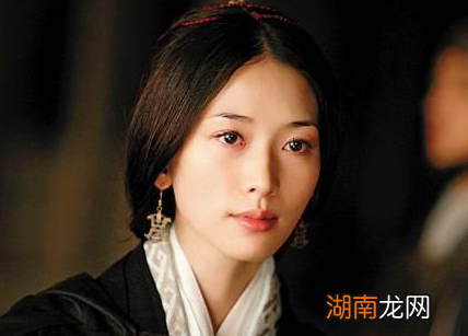 周瑜与诸葛亮对诗的故事，当时的情况是怎样的？