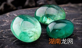 翡翠裂了怎么修补 翡翠坏了怎么修复多少钱