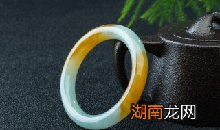 翡翠镯子如何挑选 翡翠手镯怎么挑选