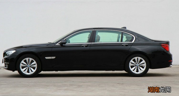 汽车是全封闭不透气的吗