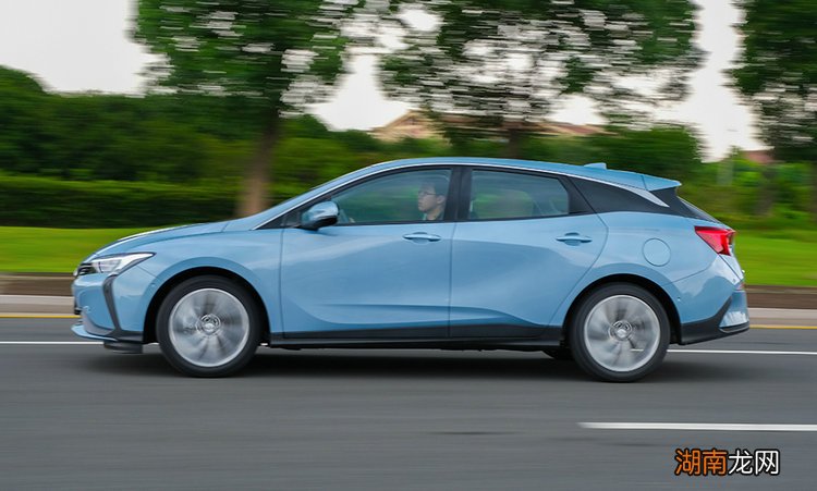 微蓝6插电混动优缺点