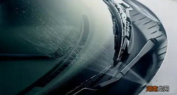 雨刮器的玻璃水怎么喷出来