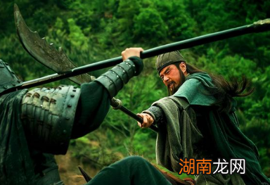 曹操与关羽分属不同阵营,但二人之间却有着复杂关系