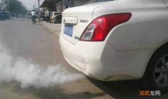 冬季汽车尾气冒白烟正常吗