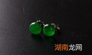 什么样的绿翡翠值钱 翡翠什么绿最值钱