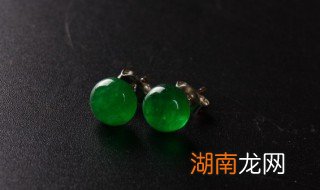 bc货翡翠鉴别技巧 翡翠玉挂bc货时间久变什么样