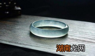 油青翡翠价值高吗 什么样的油清翡翠最值钱