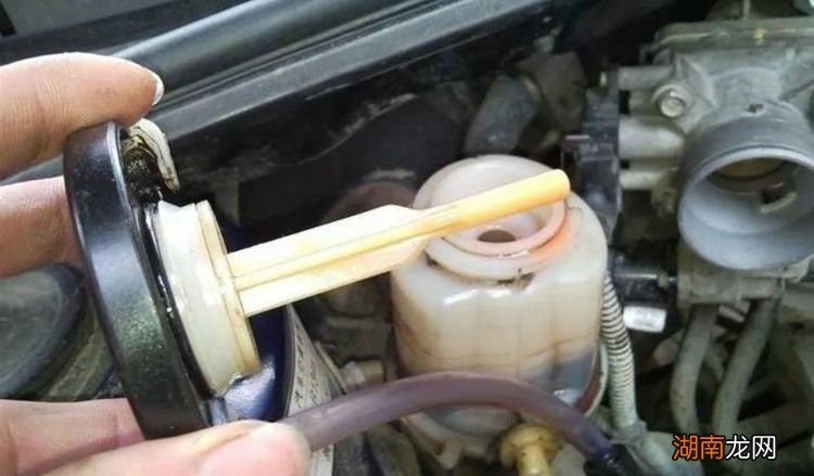 转向助力油多久换 转向助力油怎么更换