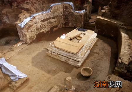 古代皇帝喜欢用活人殉葬 古人能够在墓中活多久