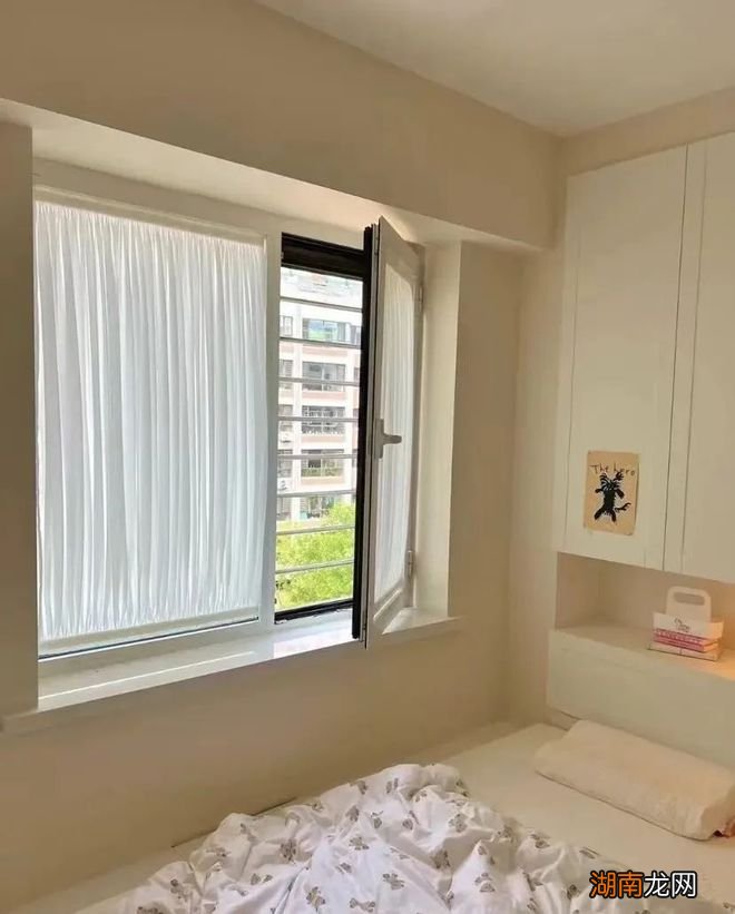 省钱却不拉低档次，别说我没提醒，一板一眼再装窗帘，最容易吃亏