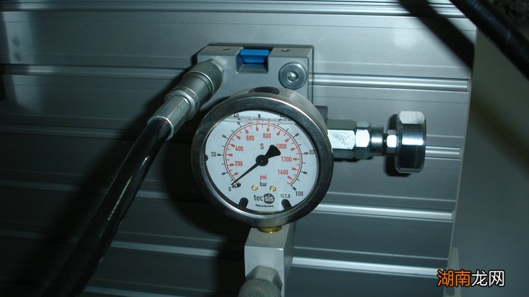 汽油油泵压力不足什么表现