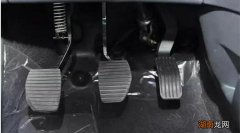 离合器踩下去弹不上来挂不上档怎么回事