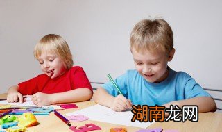 孩子推了别的孩子怎么教育 如何教育孩子不要推人