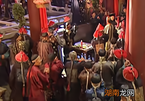 乾隆退位后的太上皇生活是什么样的 乾隆都做了什么事情