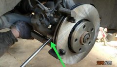 汽车起步刹车吱吱响怎么回事