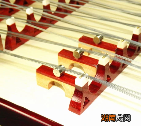 扬琴是一种什么样的乐器 中国常用击弦乐器扬琴介绍